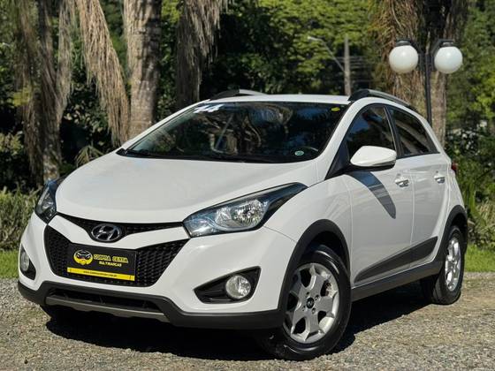 HYUNDAI HB20X 1.6 16V PREMIUM FLEX 4P AUTOMÁTICO HYUNDAI HB20X 1.6 16V PREMIUM FLEX 4P AUTOMÁTICO